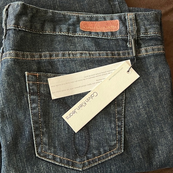 Woman’s Calvin Klein bootcut jeans - Picture 1 of 4